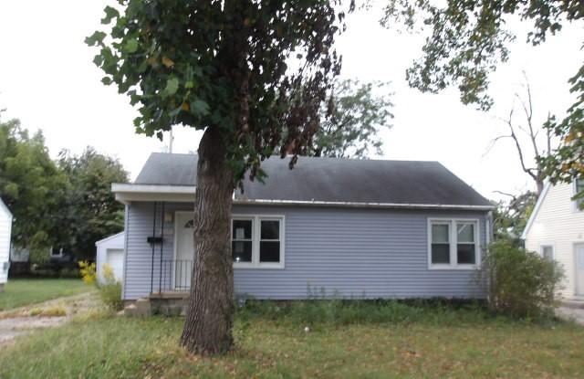1414 14th St., Charleston, IL 61920