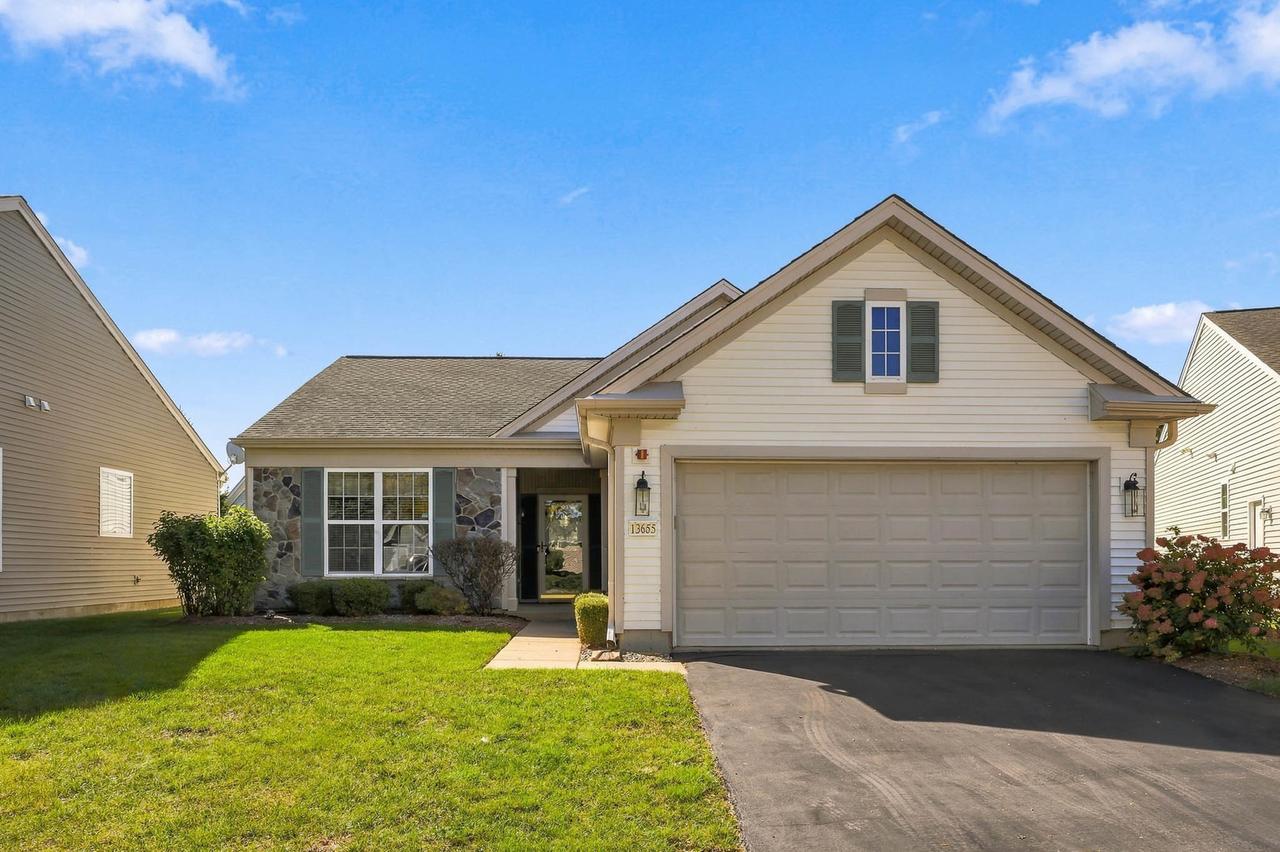 13655 Ivy Dr., Huntley, IL 60142
