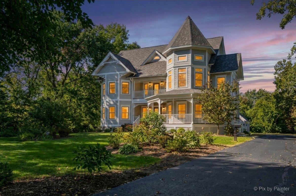 39W632 Bolcum Rd., St. Charles, IL 60175