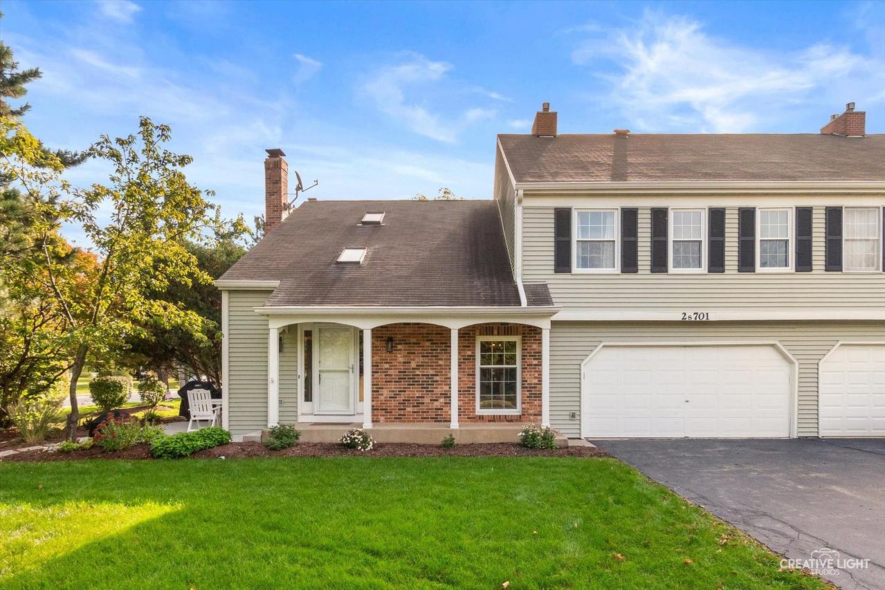 2S701 Timber Dr. #701, Warrenville, IL 60555