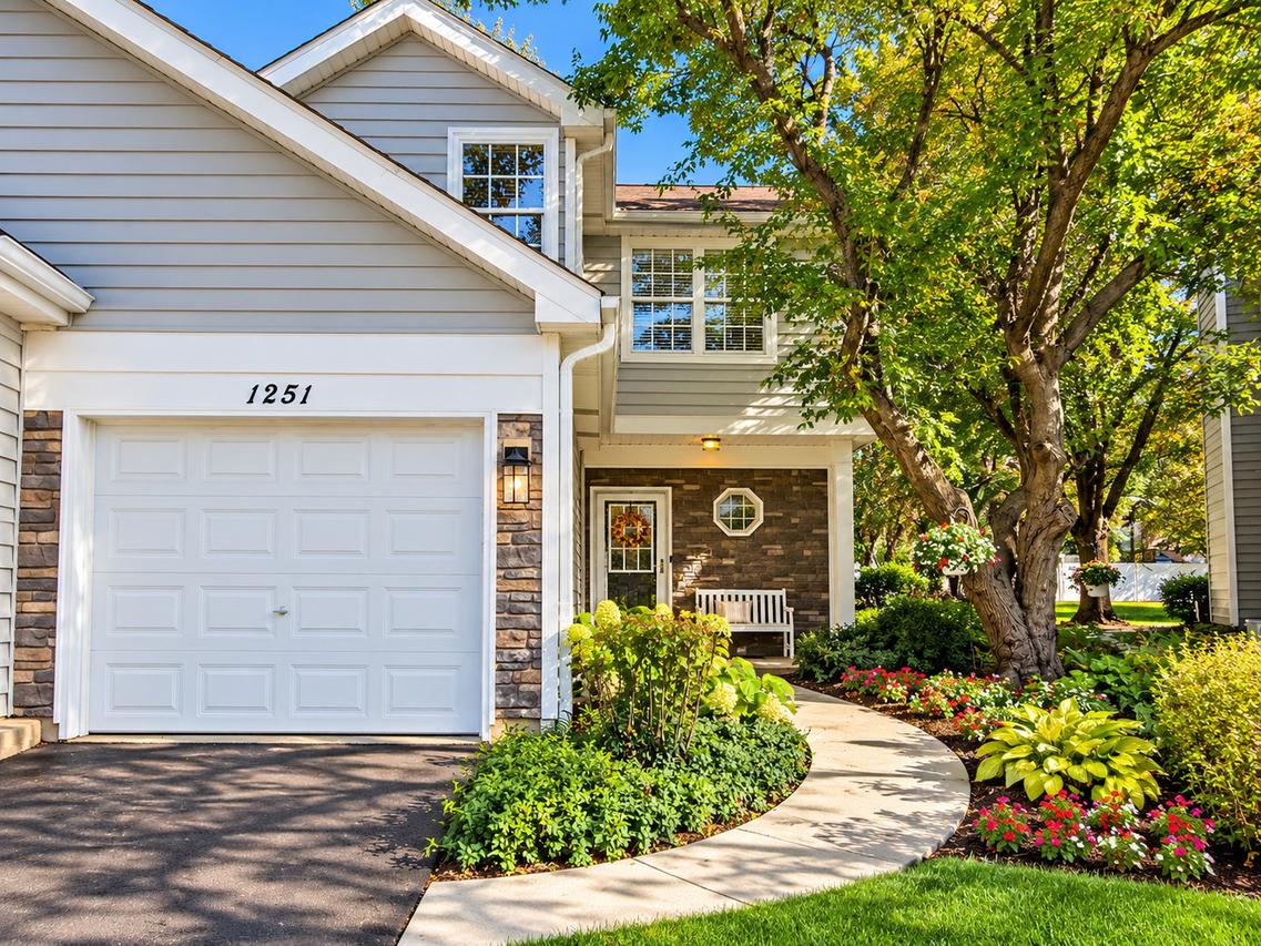 1251 Cranbrook Dr., Schaumburg, IL 60193
