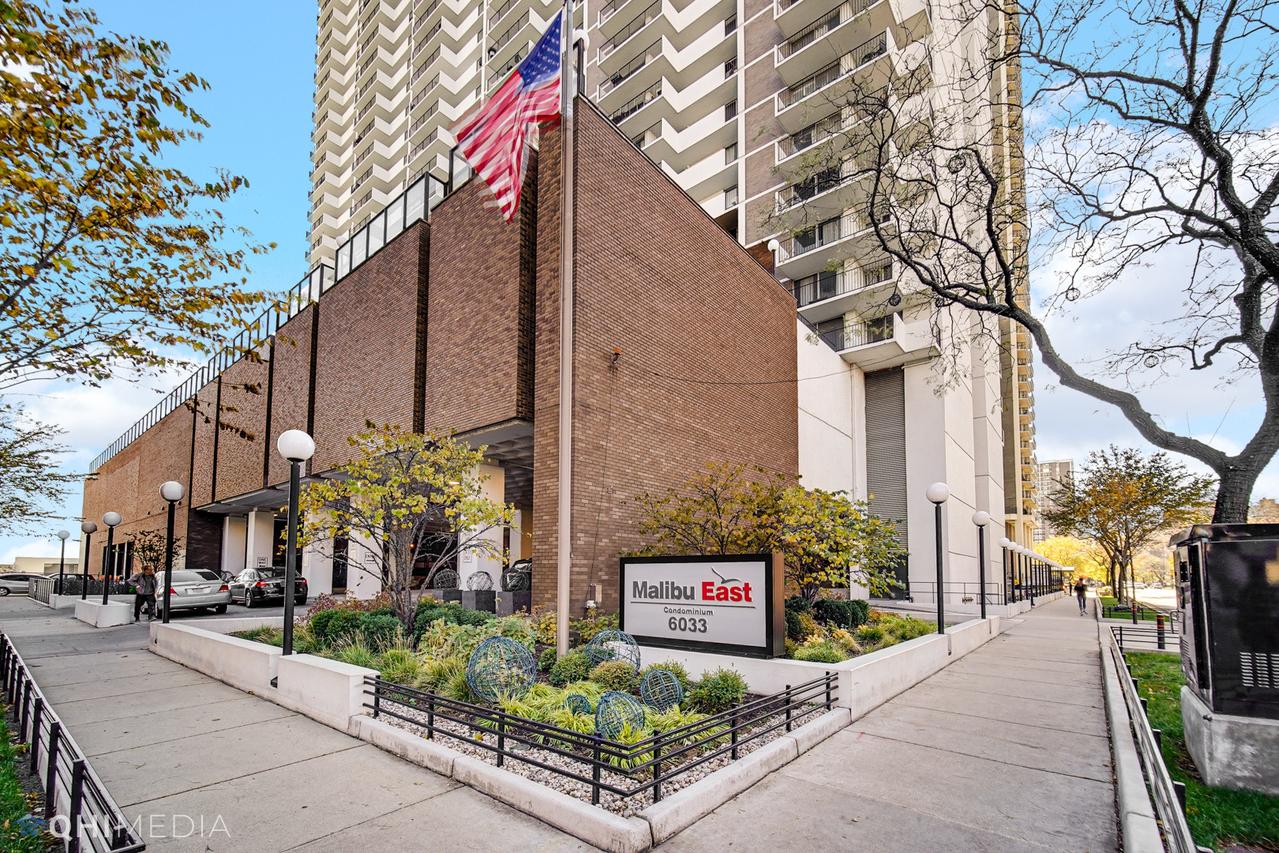 6033 N Sheridan Rd. #11G, Chicago, IL 60660