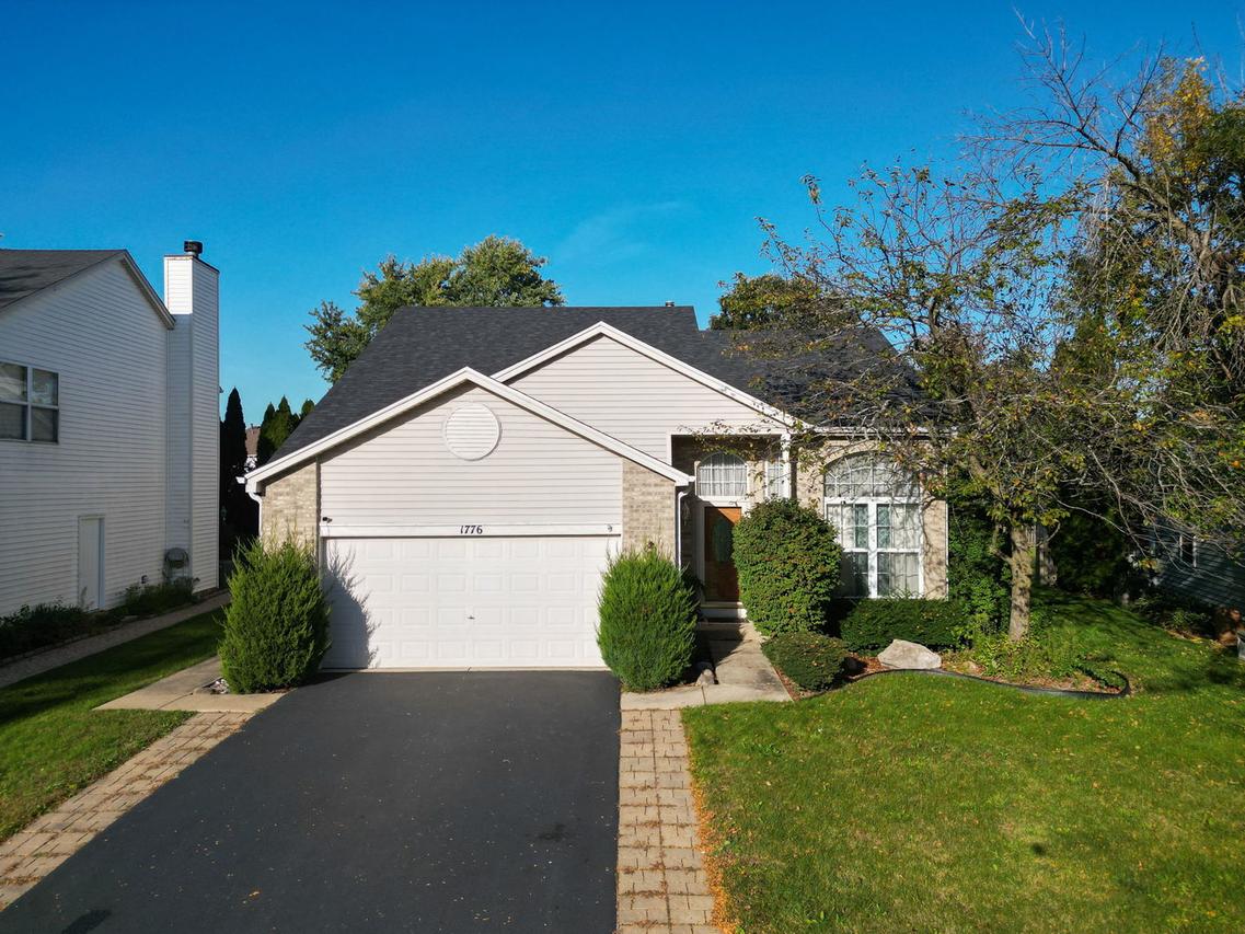 1776 Autumn Woods Ln., Romeoville, IL 60446
