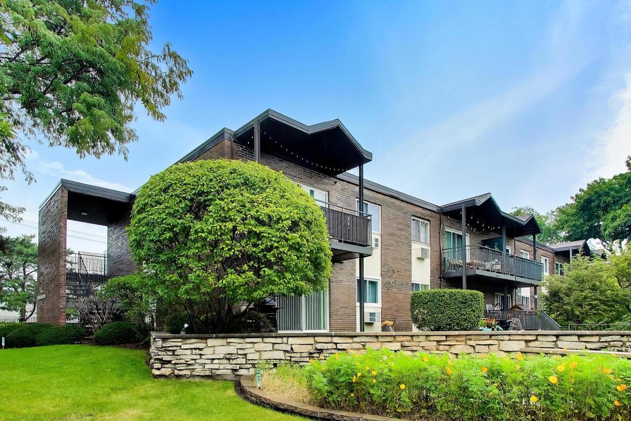 6359 N Ridge Ave. #302, Chicago, IL 60660