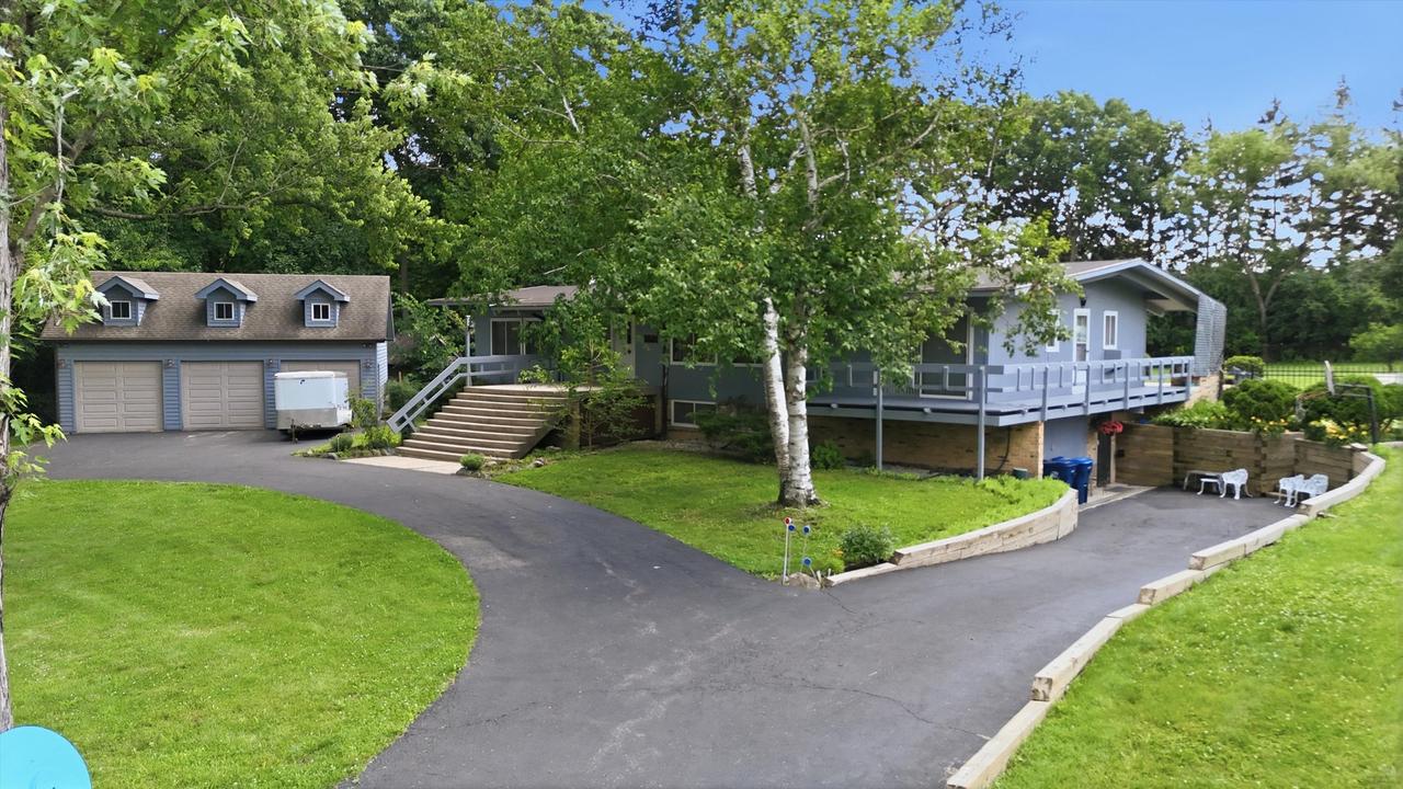 15287 W Apple Orchard Ln., Lincolnshire, IL 60069