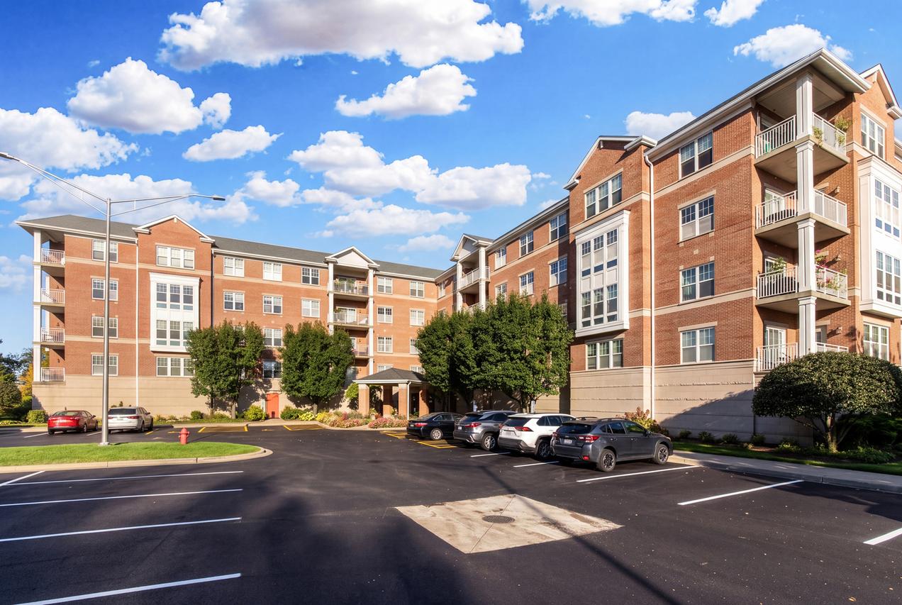 101 Pointe Dr. #103, Northbrook, IL 60062