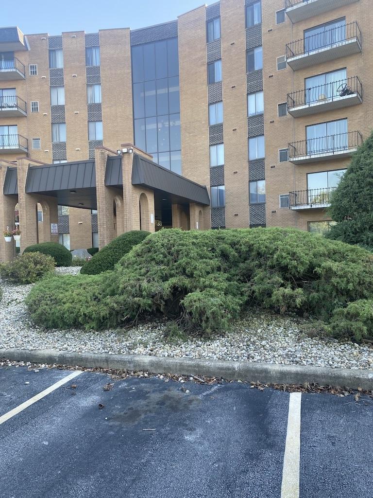 900 W Sunset Dr. #502, Glenwood, IL 60425