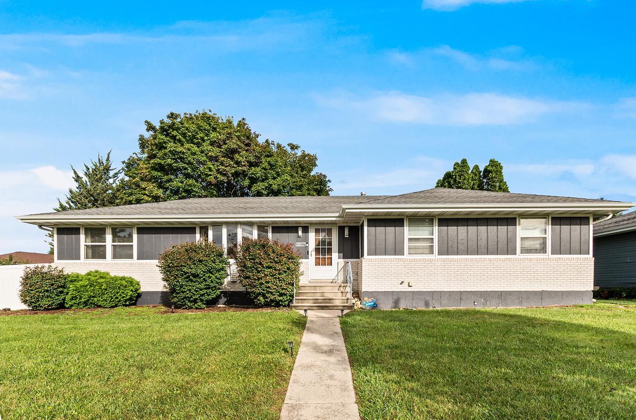 2817 Wake Island Dr., Joliet, IL 60435
