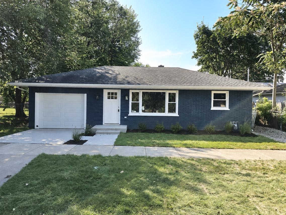 464 Trask St., Aurora, IL 60505