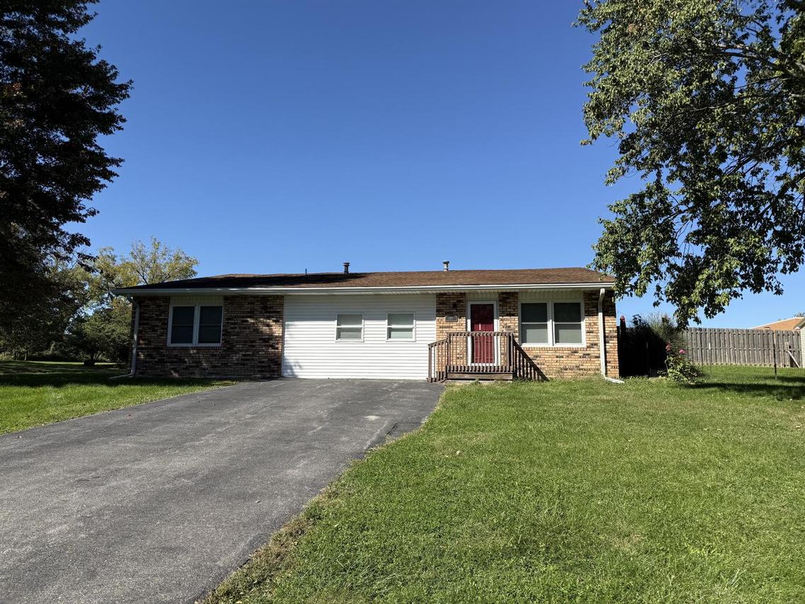 101 N East St., Mahomet, IL 61853