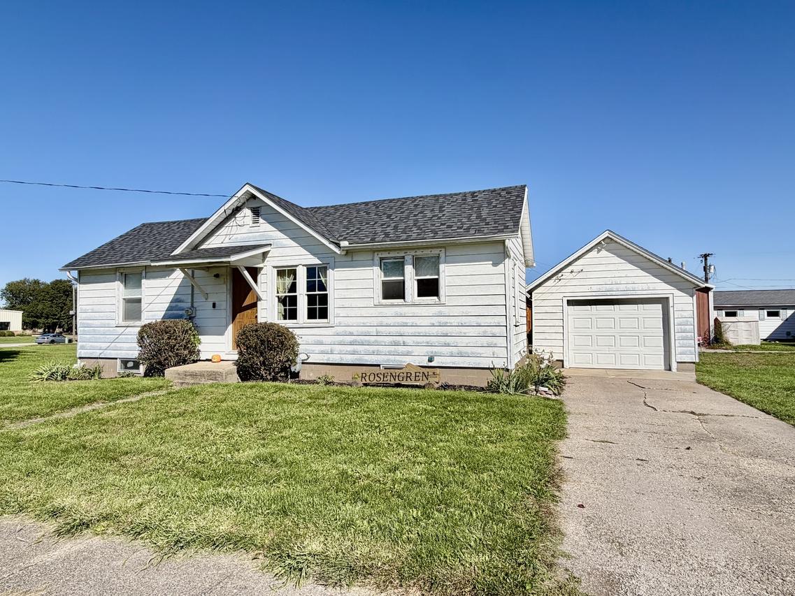 114 Main St., Atkinson, IL 61235