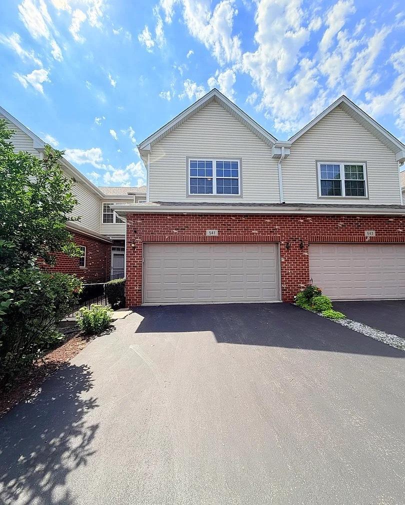 541 Goodwin Dr., Bolingbrook, IL 60440
