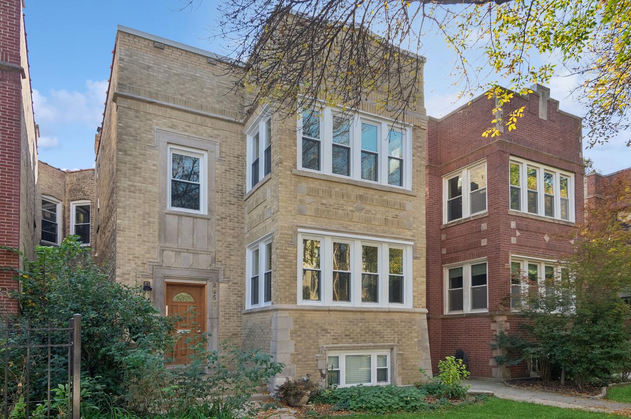 2653 W Winnemac Ave., Chicago, IL 60625