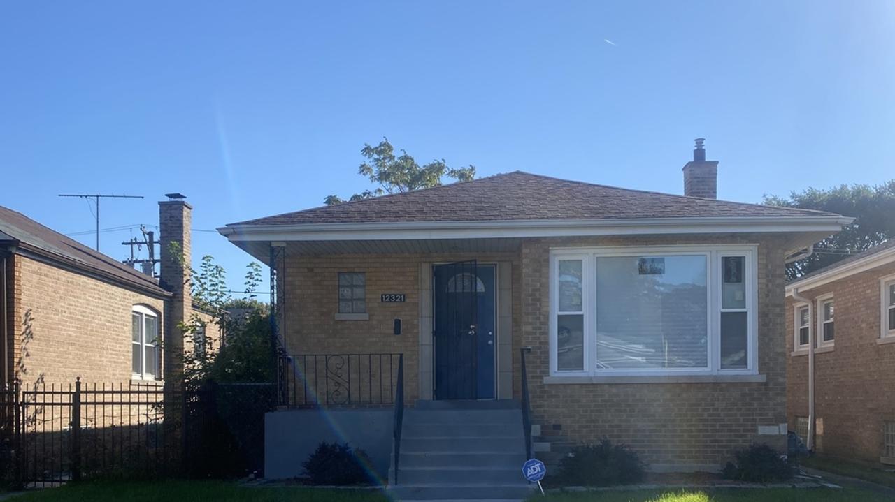 12321 S Green St., Calumet Park, IL 60827