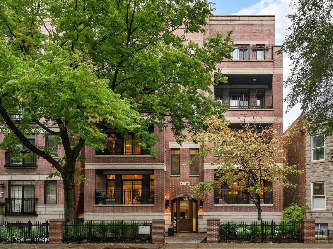 847 W Diversey Pkwy. #2E, Chicago, IL 60614