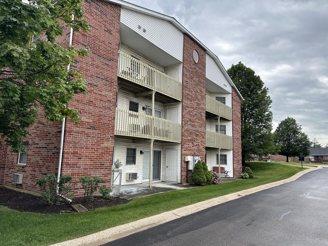 551 Leah Ln. #3B, Woodstock, IL 60098