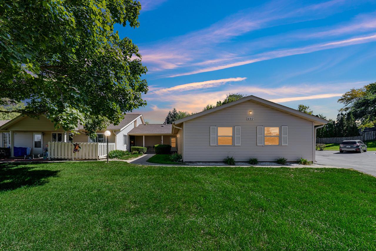602 Devonshire Ct. #D, Mchenry, IL 60050
