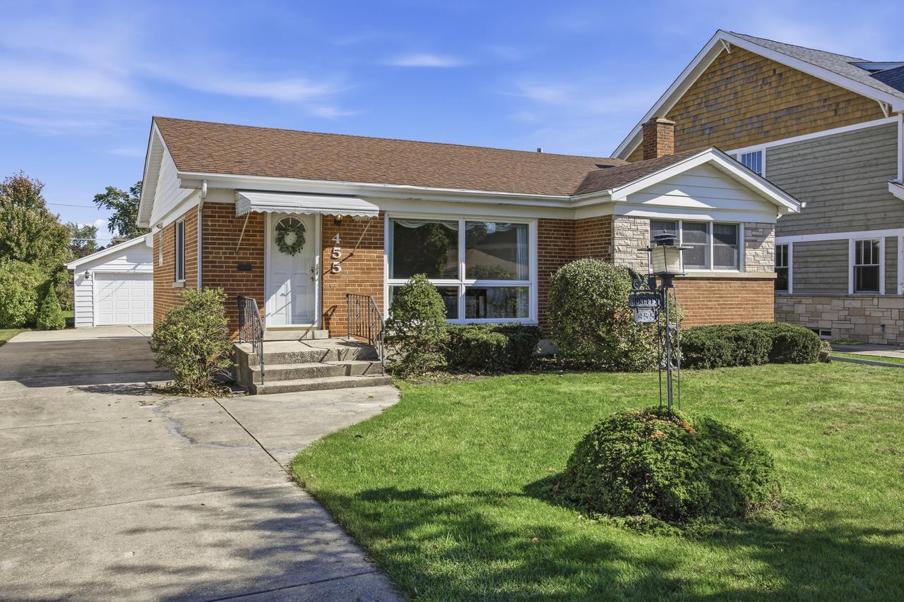 455 N Maple Ave., Elmhurst, IL 60126