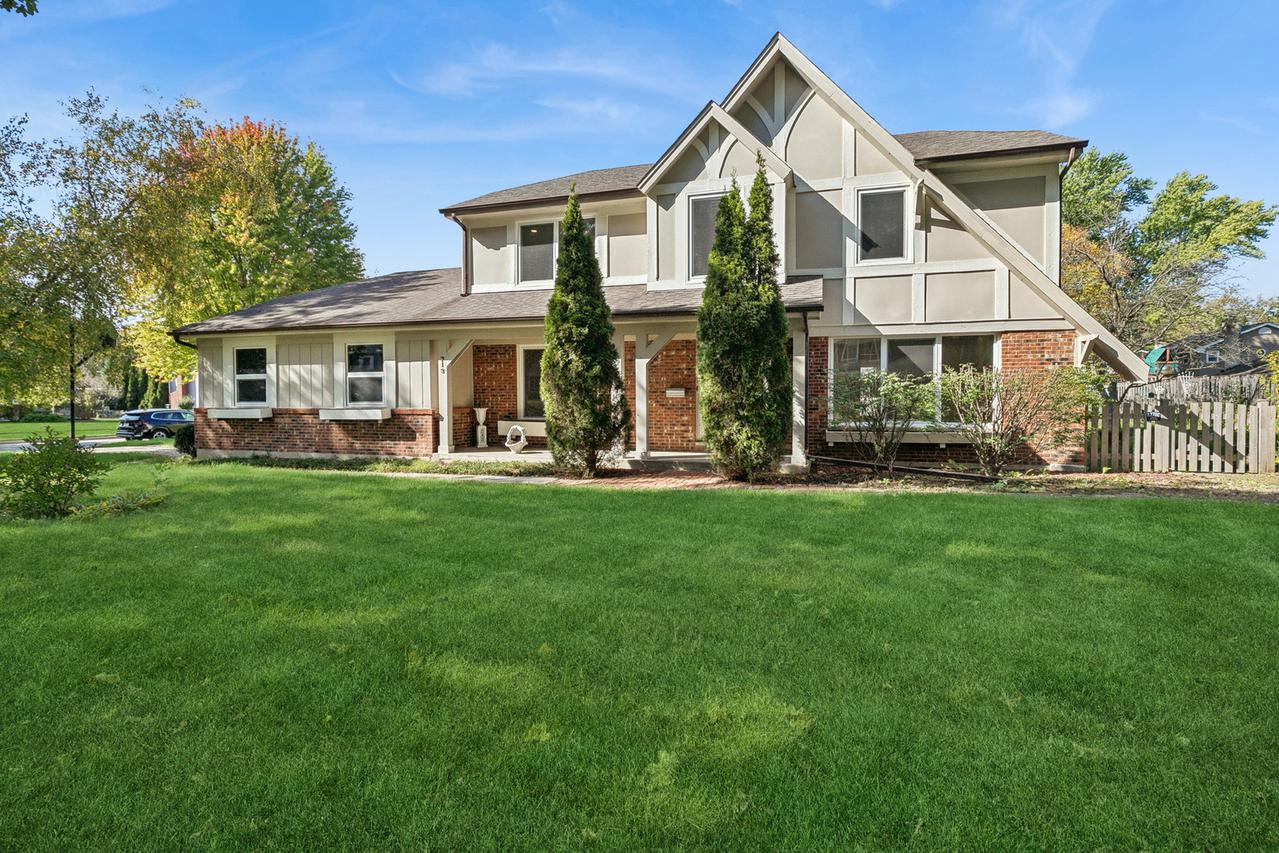 713 Dawes St., Libertyville, IL 60048