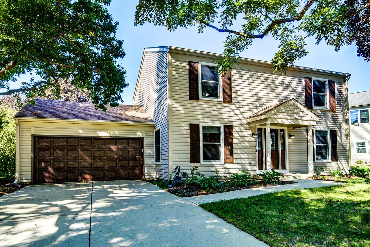 2320 Alder Ct., Aurora, IL 60504