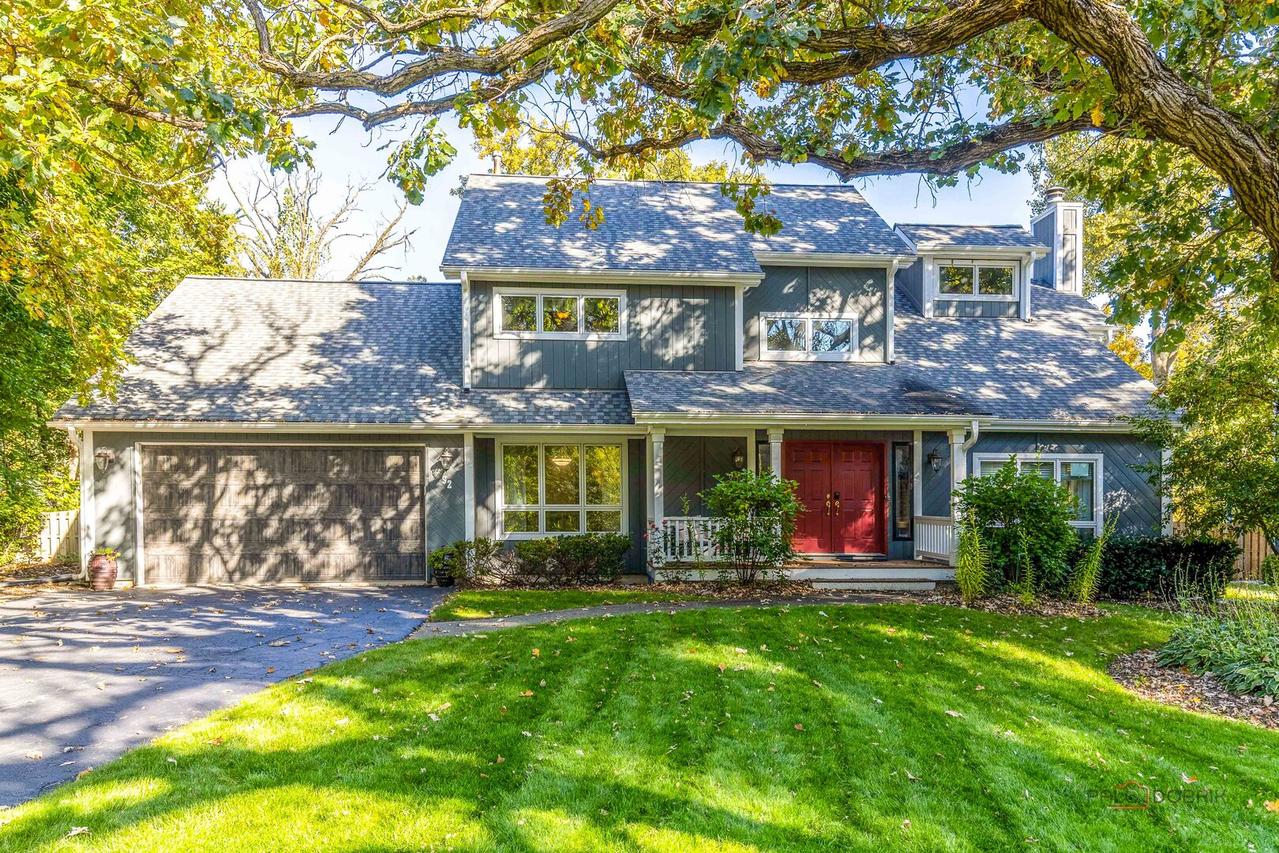 92 Golfview Rd., Lake Zurich, IL 60047