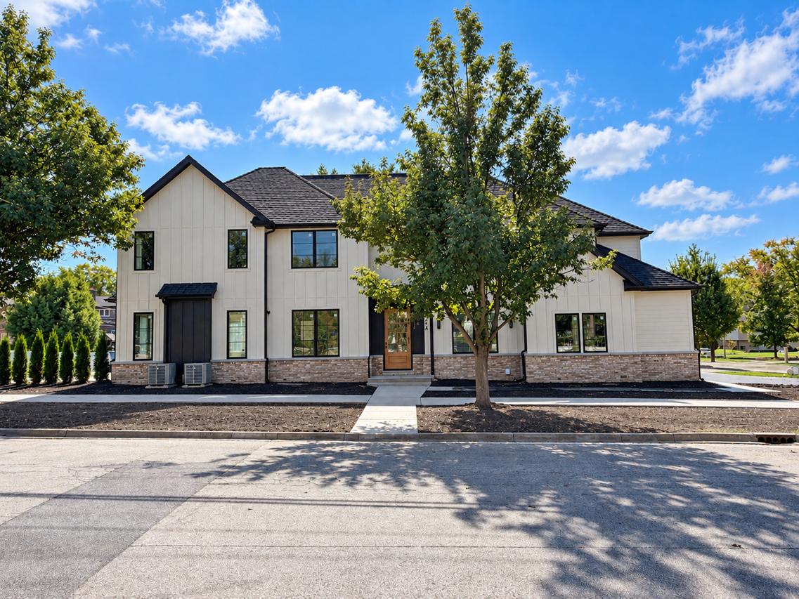524 W Third St., Elmhurst, IL 60126