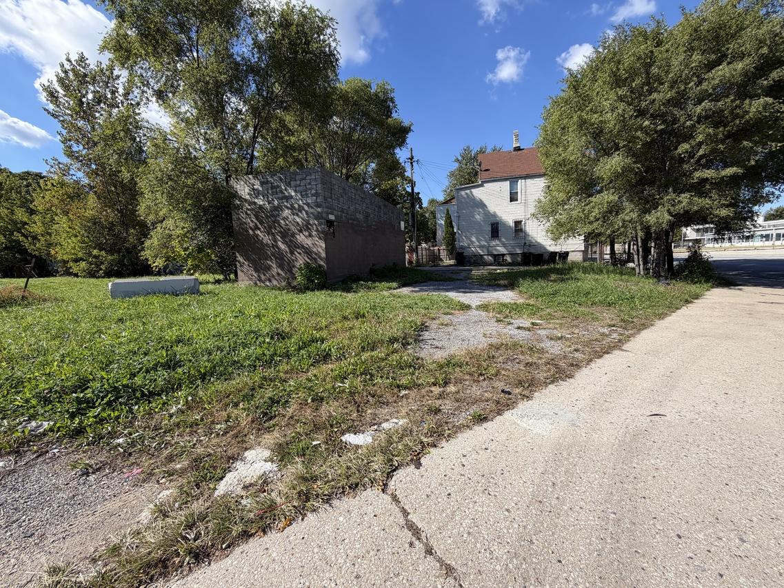 611 W 51st St., Chicago, IL 60609