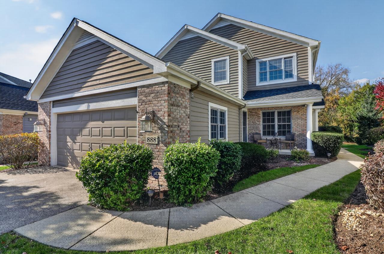 888 Villa Dr., Crystal Lake, IL 60014