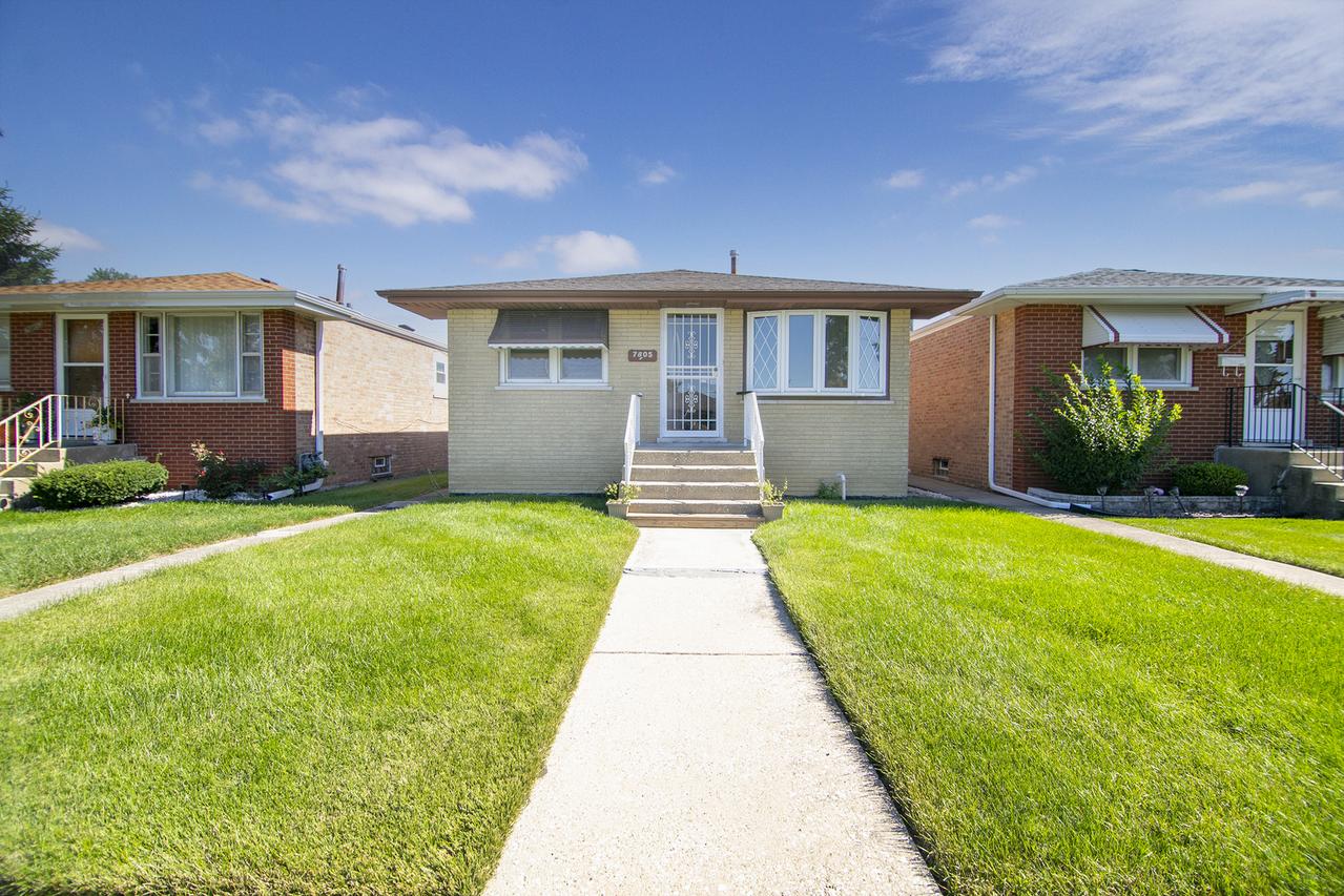7805 Narragansett Ave., Burbank, IL 60459