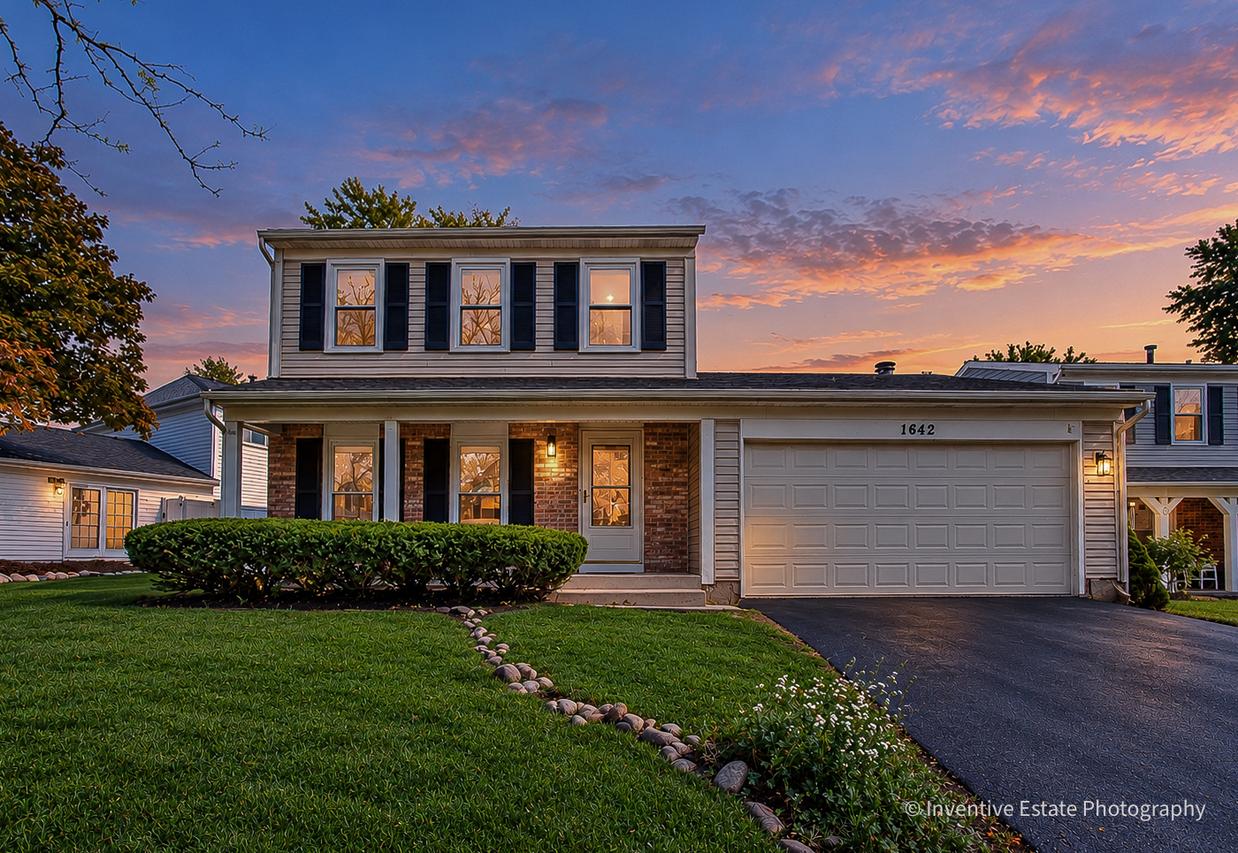 1642 Trafalgar Ln., Aurora, IL 60504