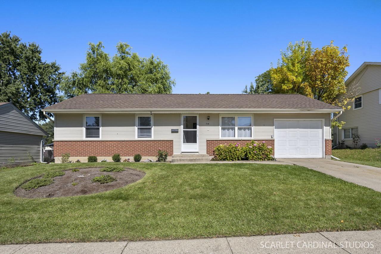712 Larsen Ave., Streamwood, IL 60107