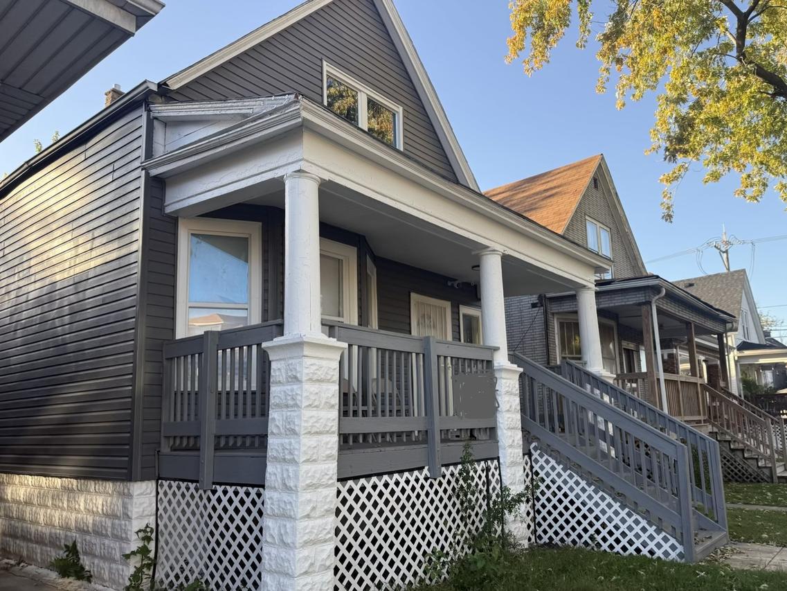 6922 S Rockwell St., Chicago, IL 60629