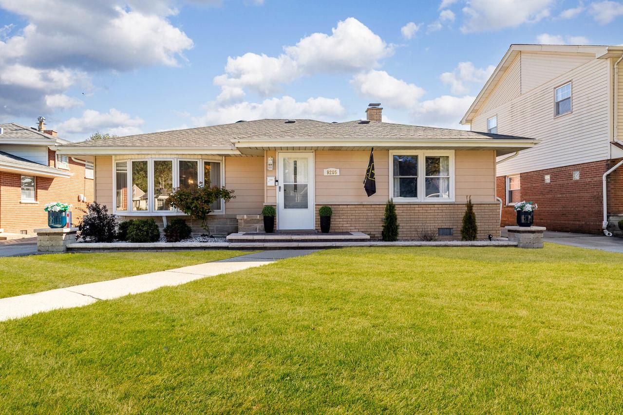 9205 Menard Ave., Oak Lawn, IL 60453