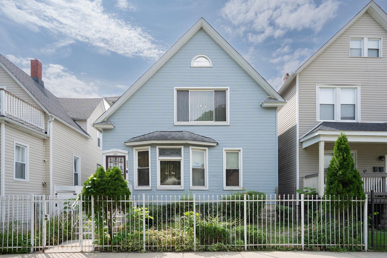 5843 W Iowa St., Chicago, IL 60651