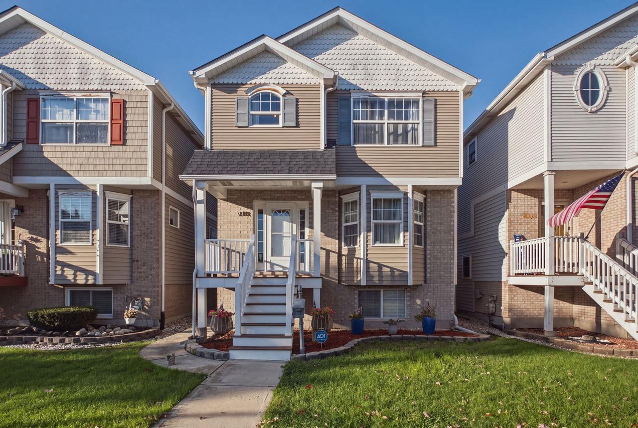 6108 W 60th St., Chicago, IL 60638