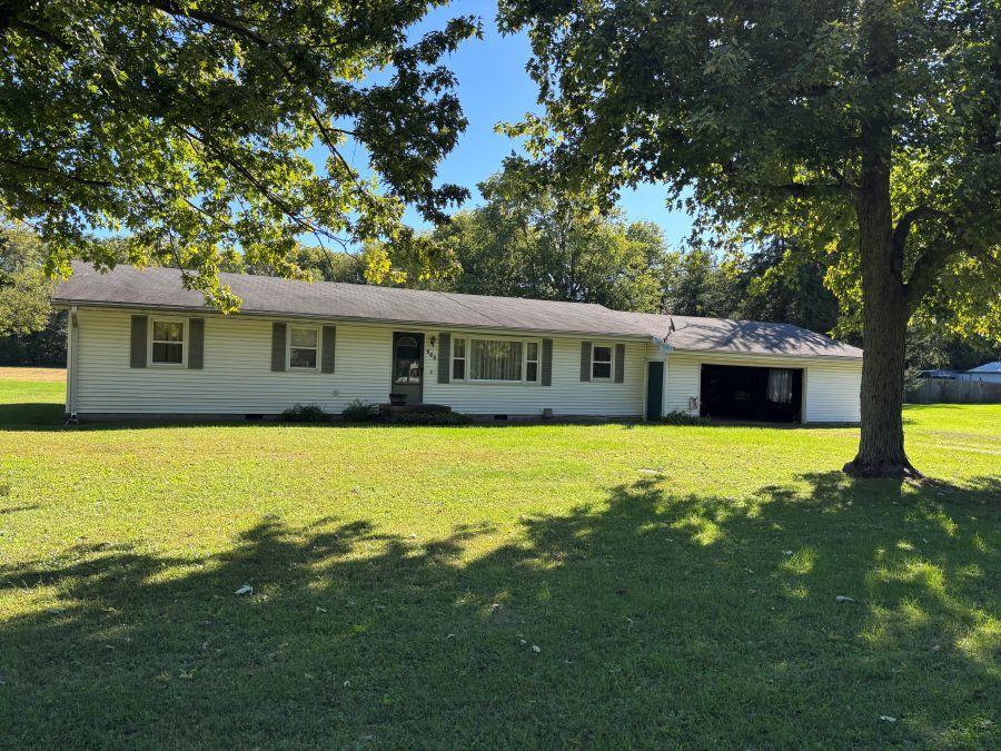 565 N 2nd St., Sheldon, IL 60966