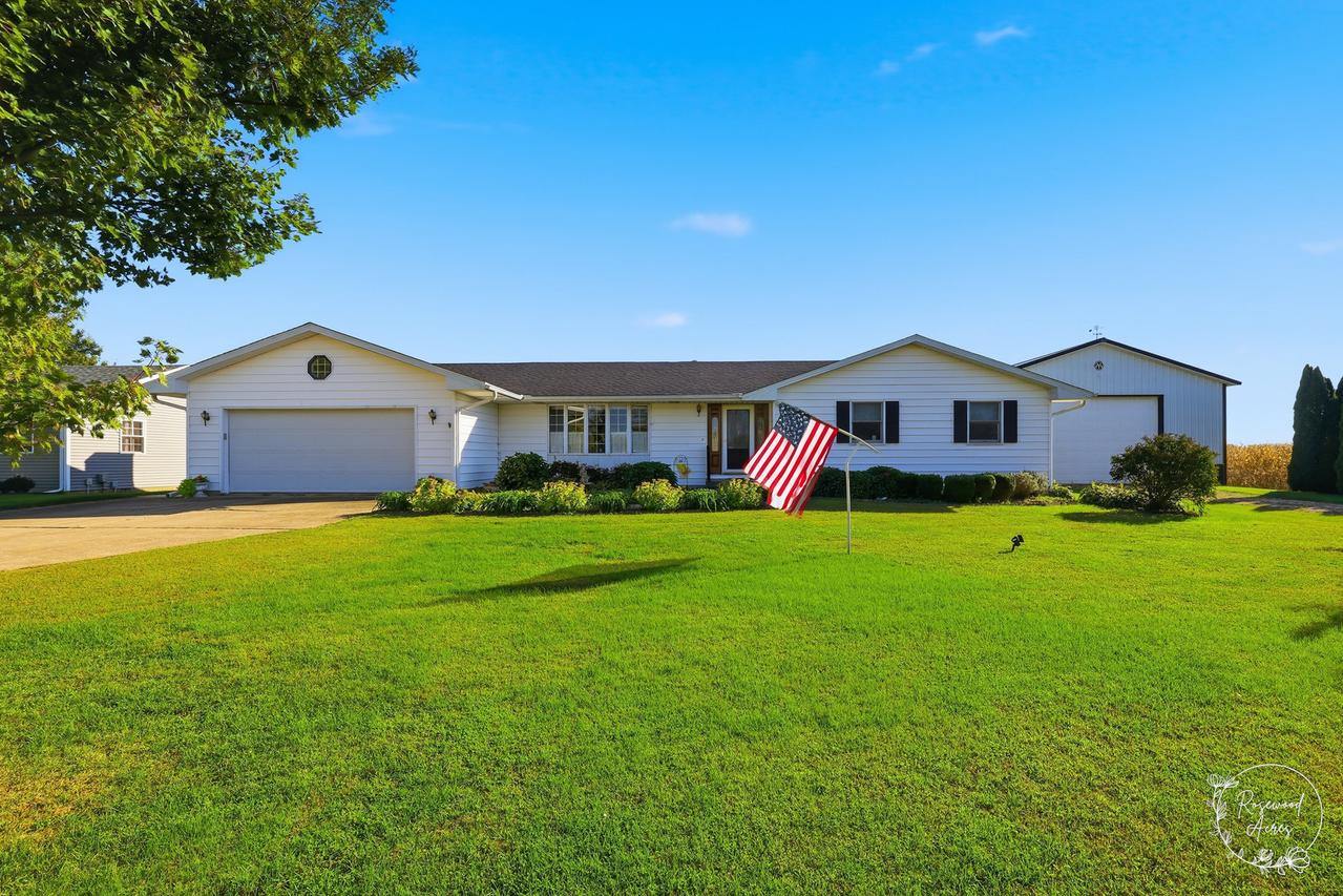 1915 E 1850n Rd., Watseka, IL 60970