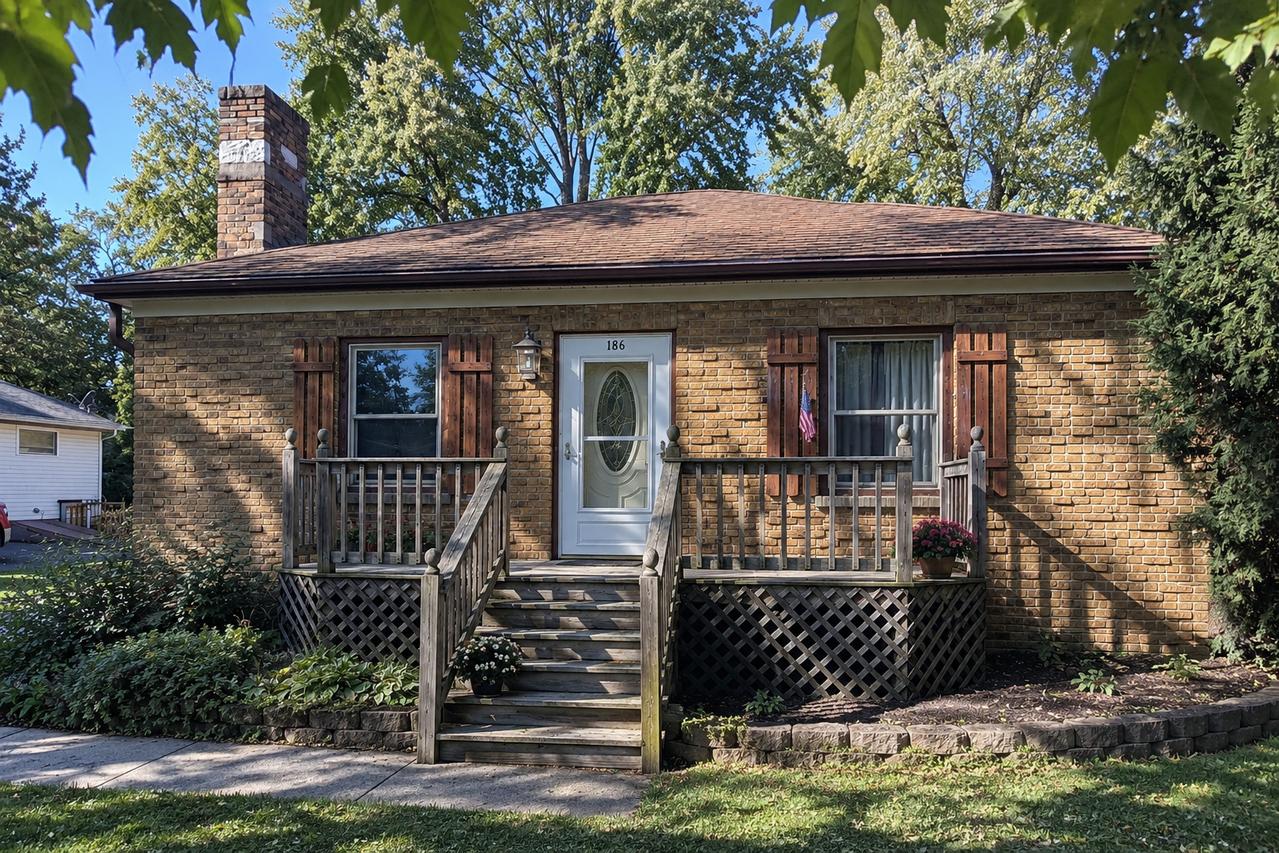 186 S Lyle Ave., Elgin, IL 60123