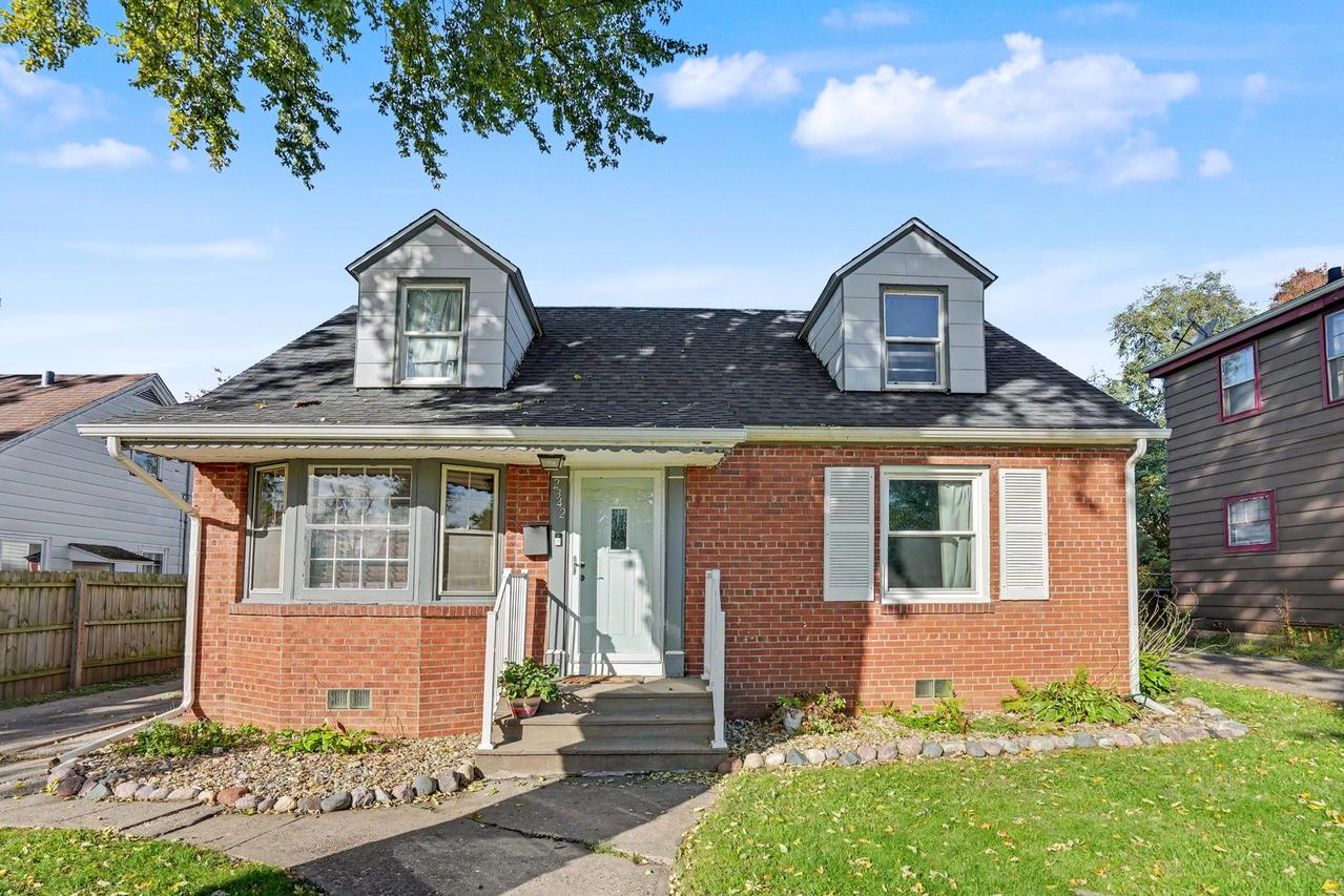 2342 24 1/2 St., Rock Island, IL 61201