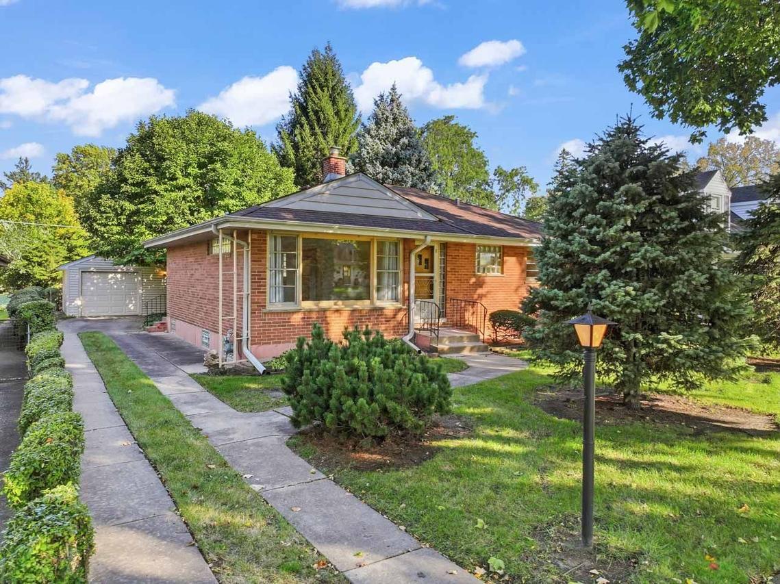 119 N Wille St., Mount Prospect, IL 60056