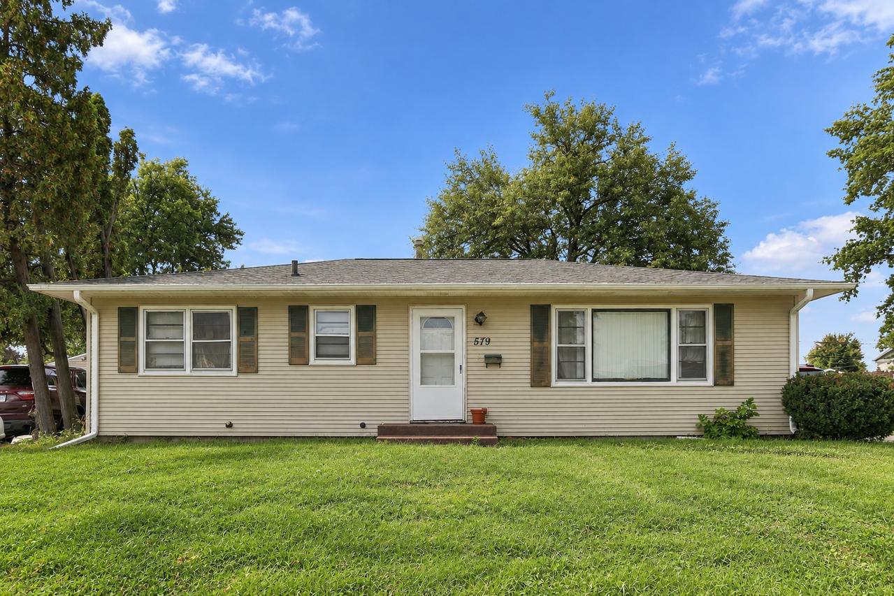 579 31st Ave., East Moline, IL 61244