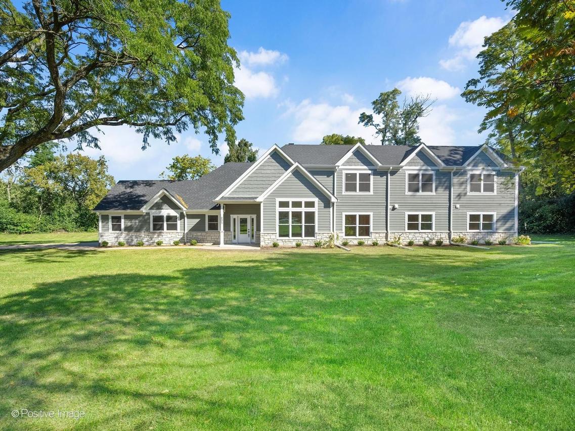 605 Polo Dr., Wheaton, IL 60187