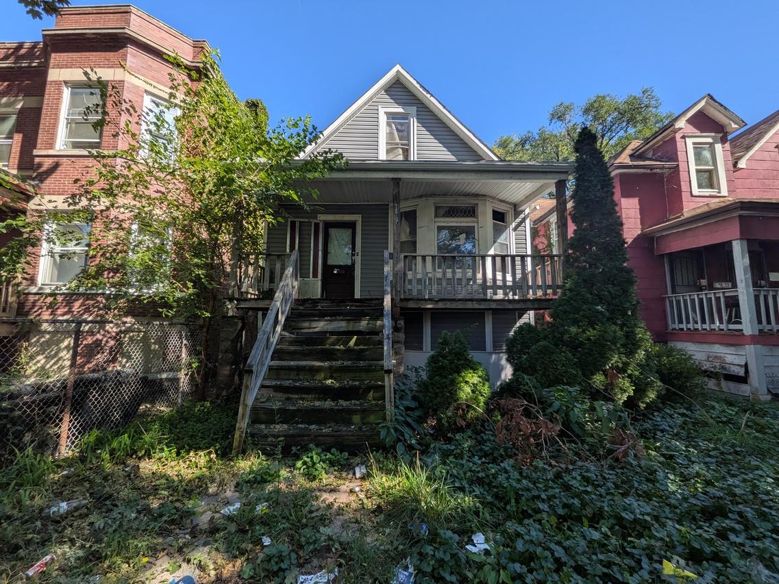 7829 S Marquette Ave., Chicago, IL 60649