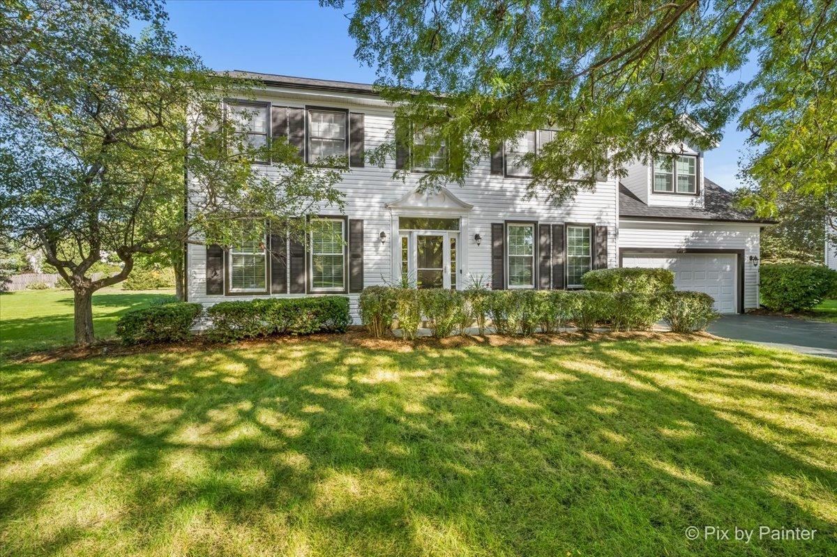 15 Castlerea Ct., Cary, IL 60013