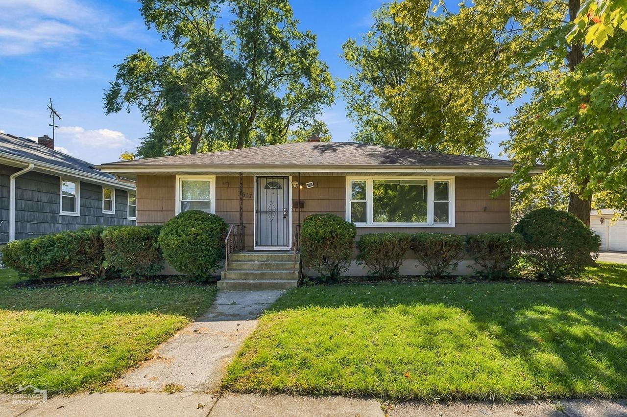 3617 Monroe St., Lansing, IL 60438