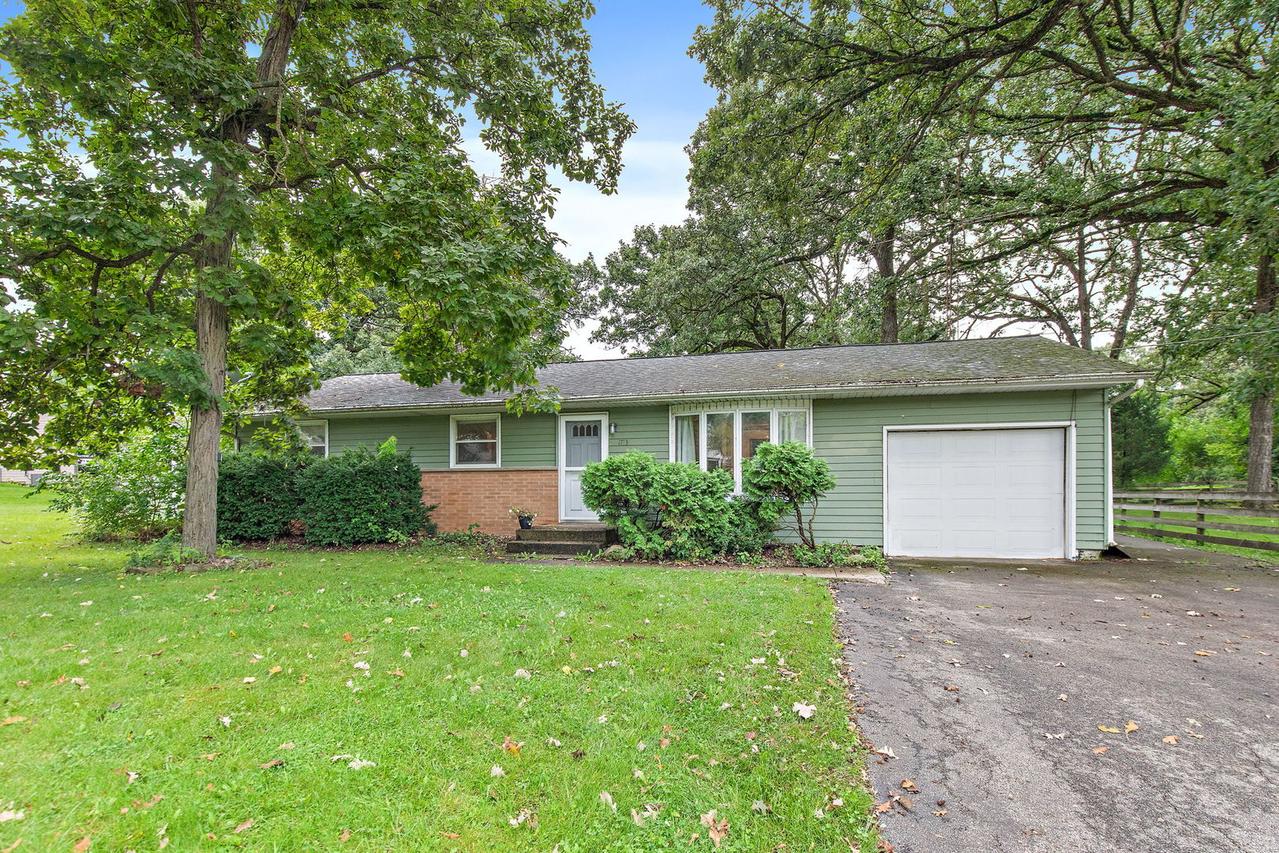 1713 Oak St., Spring Grove, IL 60081