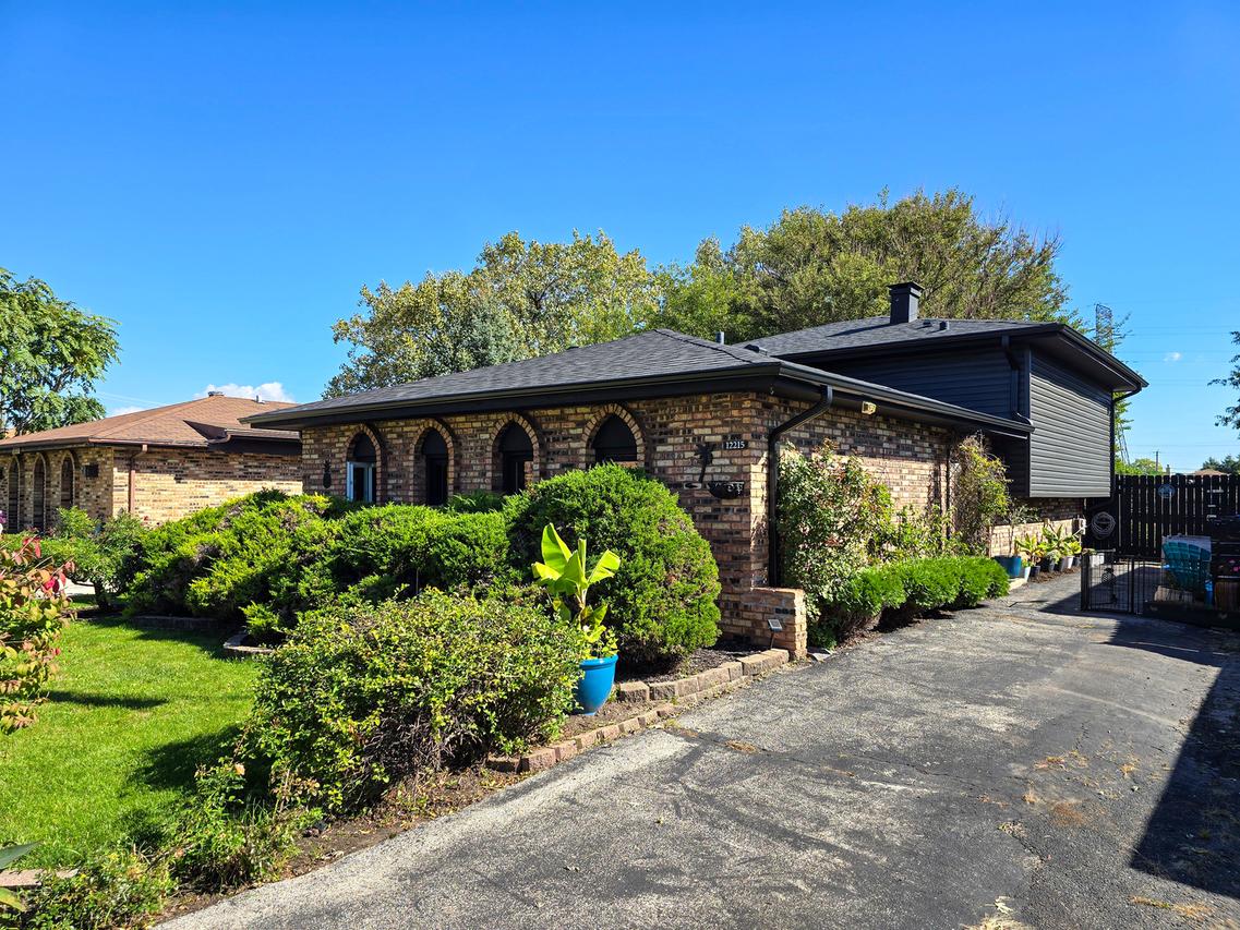 12215 S 45th Ave., Alsip, IL 60803