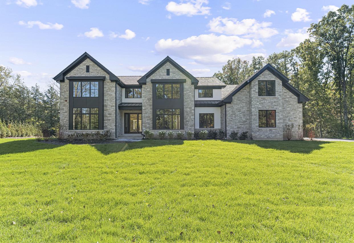 1959 Windridge Dr., Lake Forest, IL 60045