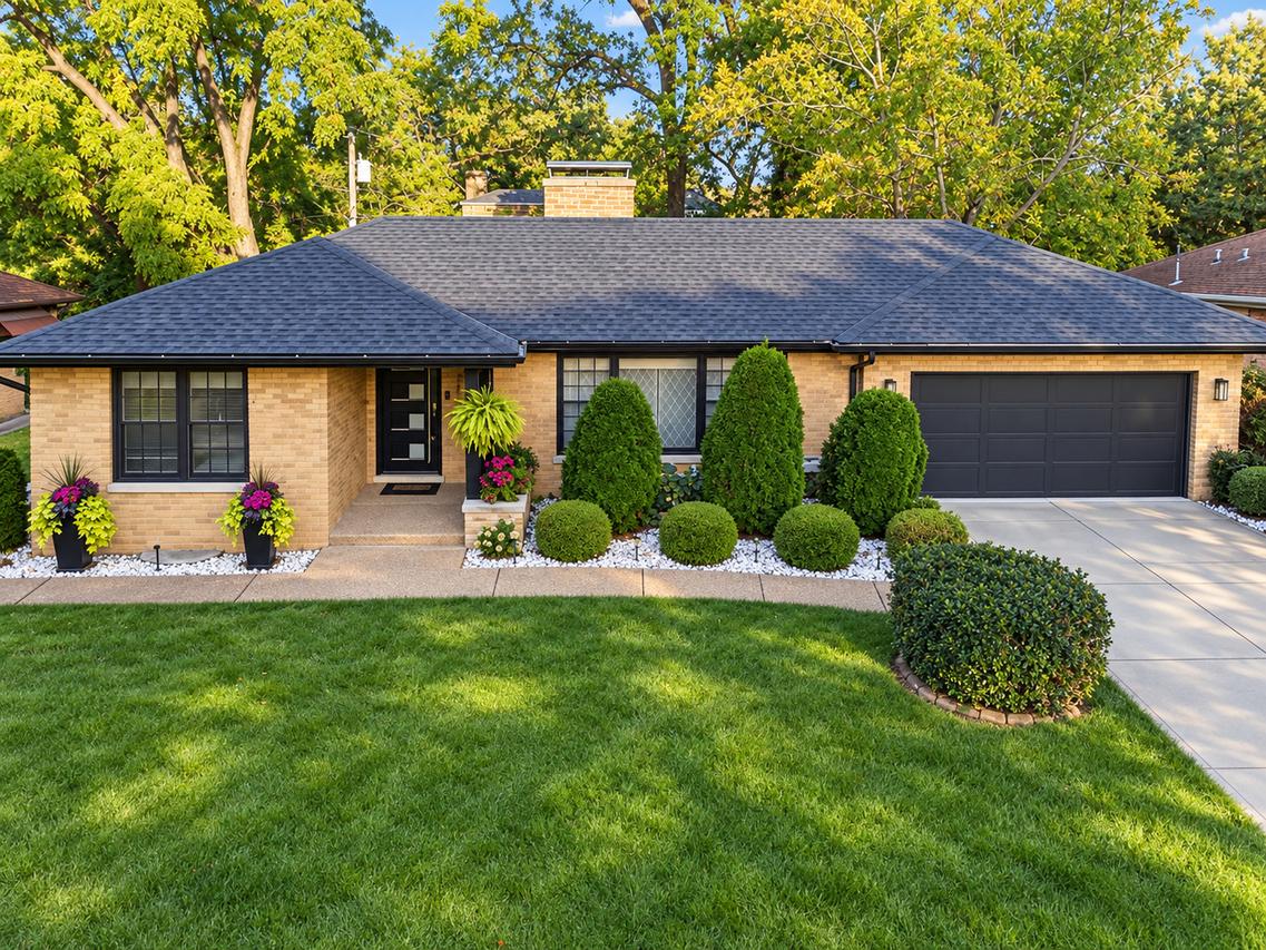 6621 N Kolmar Ave., Lincolnwood, IL 60712