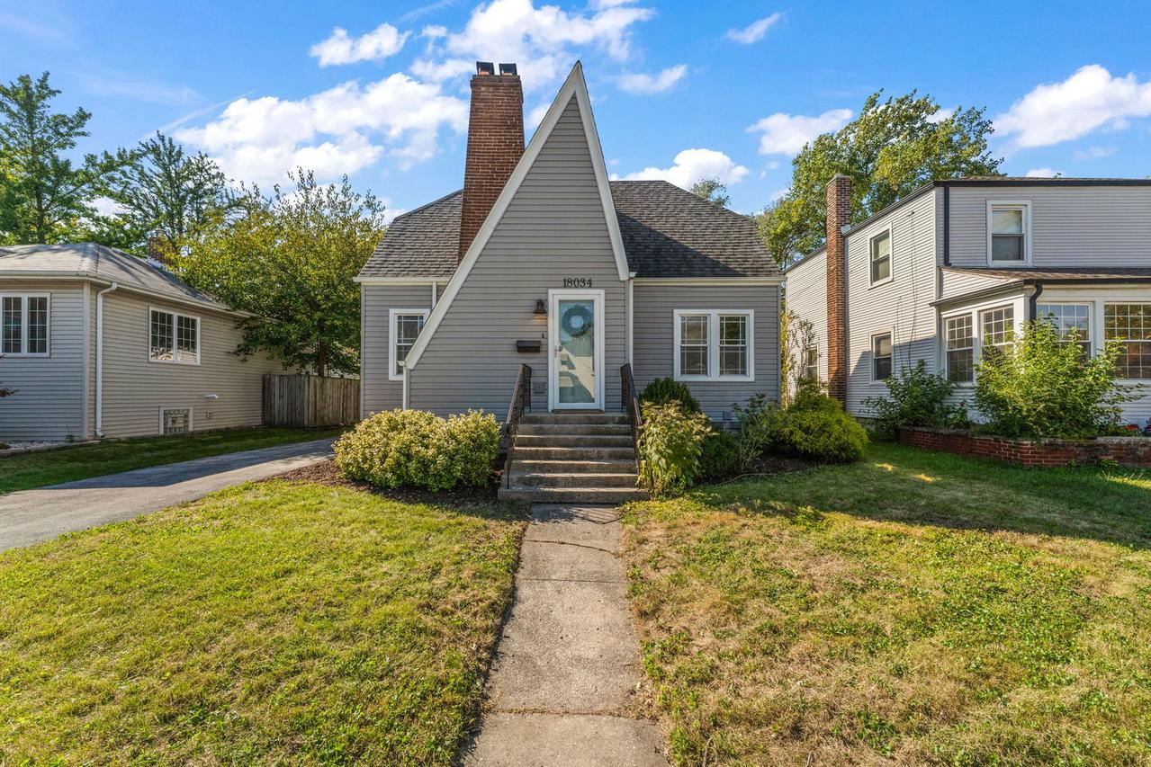 18034 Burnham Ave., Lansing, IL 60438